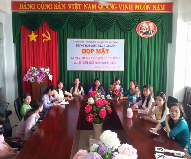 HỌP MẶT KỶ NIỆM NGÀY QUỐC TẾ PHỤ NỮ 08/3